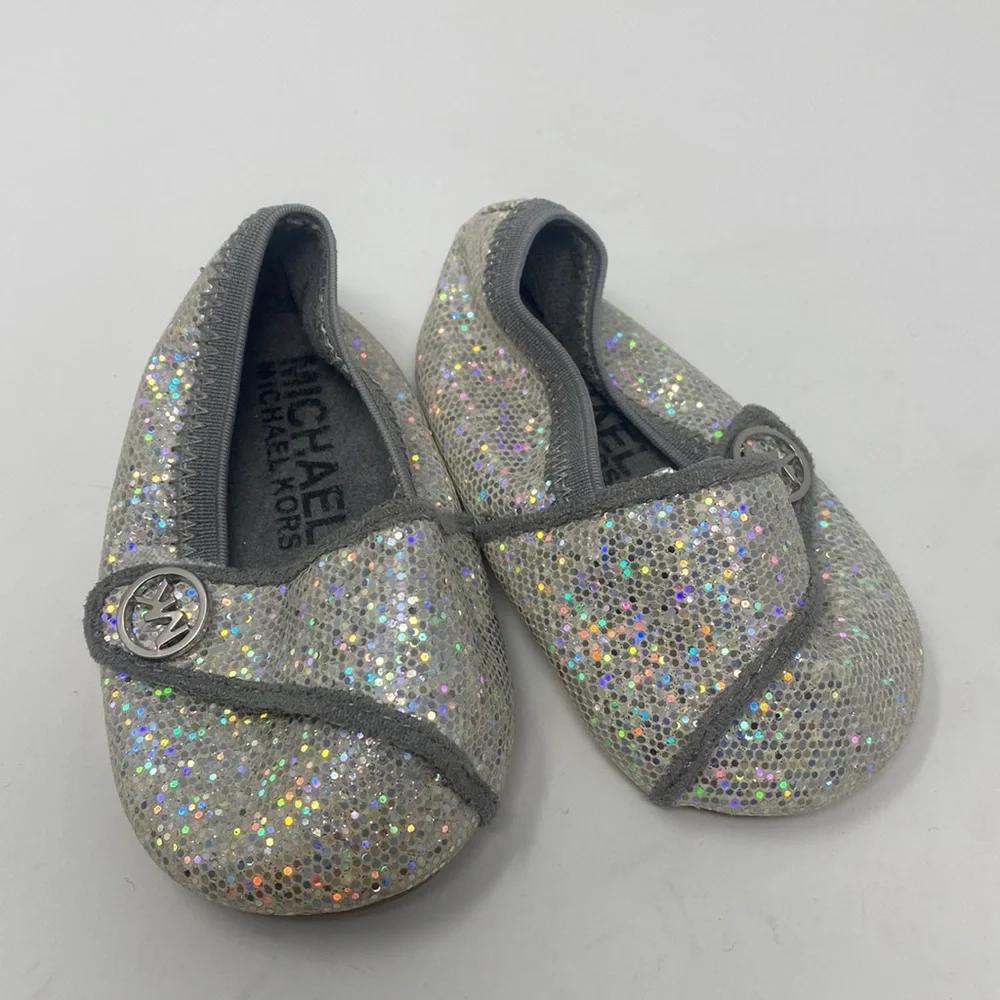 Micheal by Micheal Kors Silver Sparkly Close Toe Flats Baby Girl Size 3